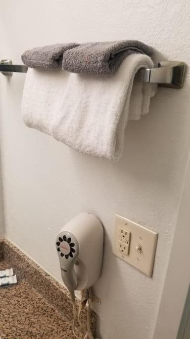Hotel King Bed Hotel Room 114 Booking 斯蒂尔沃特 外观 照片